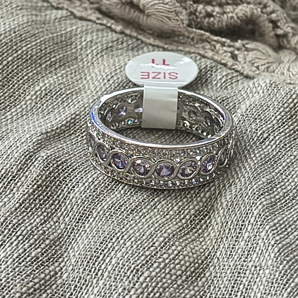 Silver Ring with Light Amethyst Stone - Picture 3 of 3